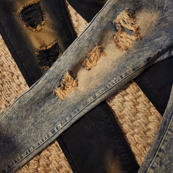 Two pairs of NEW jeans Ripped - Picture 7 of 9